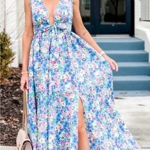 Red Dress Boutique Blue Floral Maxi dress SMALL
